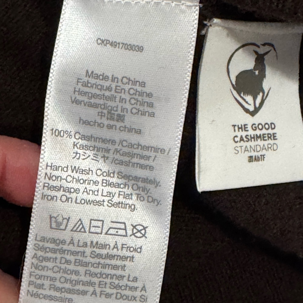 Madewell V-neck Cashmere Sweater - Picture 7 of 7